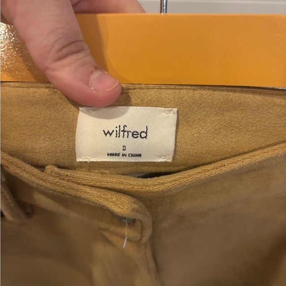 Wilfred Aritzia Melina Tan Faux Suede Pants - Picture 5 of 6